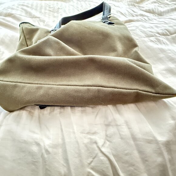 $1295 Authentic YSL Yves Saint Laurent Kahala Made in ITALY Green Canvas Totes - Picture 9 of 13